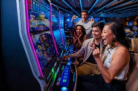 Tampilan roda Lightning Roulette dengan pengganda kilat yang ditampilkan di platform critasena